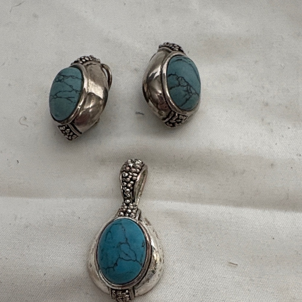 Premier Designs Grenada Silver Pendant & Earrings with Faux Turquoise Stones